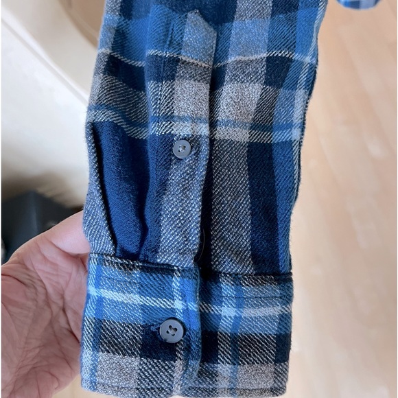 American Eagle Plaid Flannel Long Sleeve Button Down Shirt - Picture 8 of 16